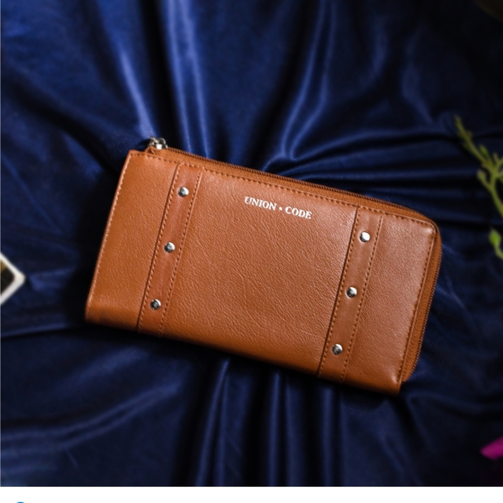 ⁴NWT Union Code Dark Cognac Genuine Leather RFID Wallet w/Silver Studs